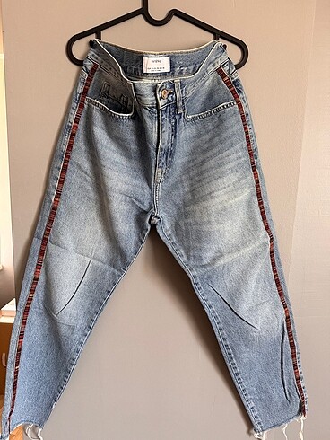 Bershka Jean