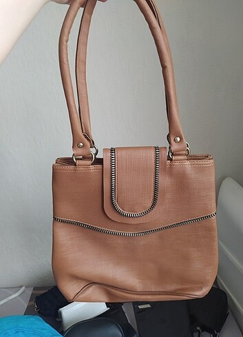 Kahverengi çanta
