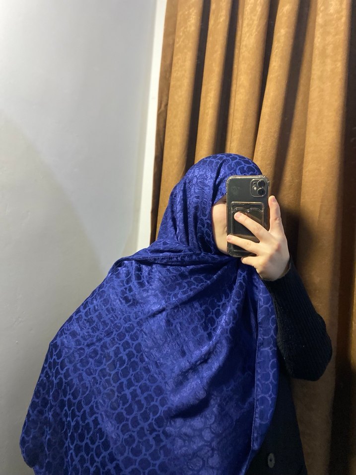Koyu Mavi İpek Görünümlü Kadın Şal - Görsel 2