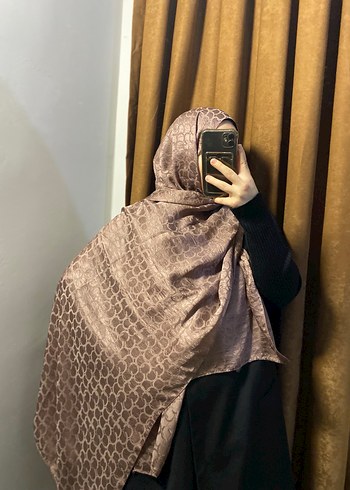 Kahverengi Saten Kadın Şal - Görsel 2