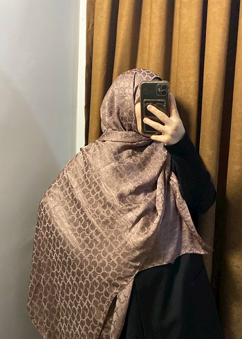 Kahverengi Saten Kadın Şal - Görsel 3