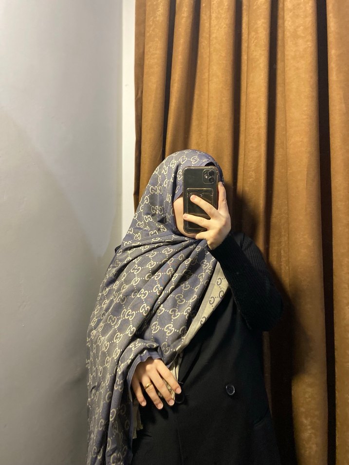 Gri İpek Görünümlü Kadın Şal - Görsel 4