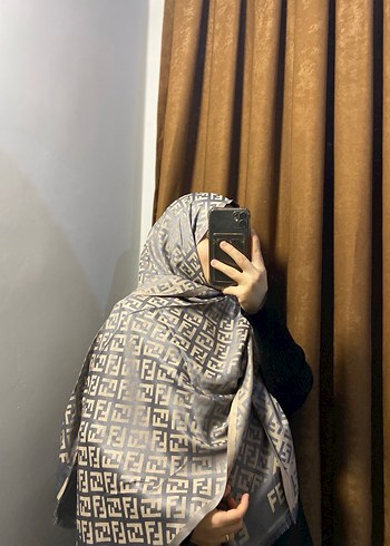 Gri Drapeli Kadın Şal - Görsel 4