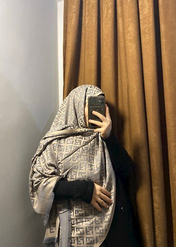 Gri Drapeli Kadın Şal - Görsel 2