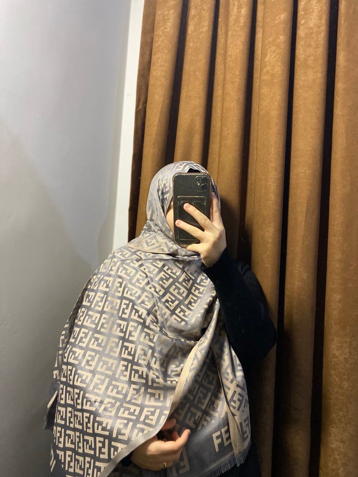 Gri Drapeli Kadın Şal - Görsel 3