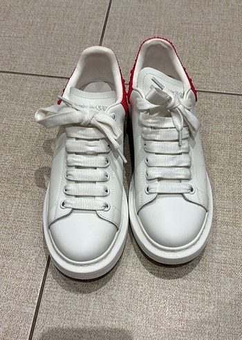 Alexander McQueen 40