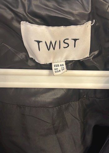 TWİST Siyah Kürklü Kadın mont - Görsel 3