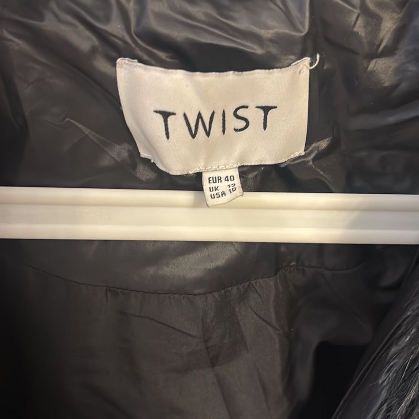 TWİST Siyah Kürklü Kadın mont - Görsel 3