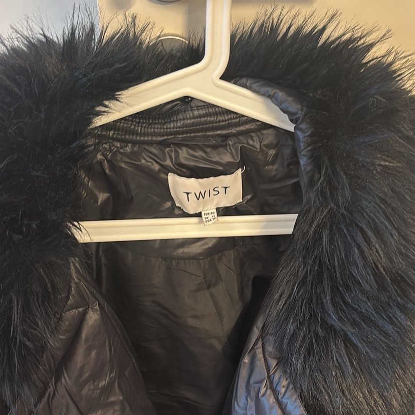 TWİST Siyah Kürklü Kadın mont - Görsel 2