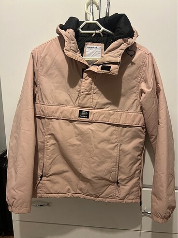 pull and bear mont