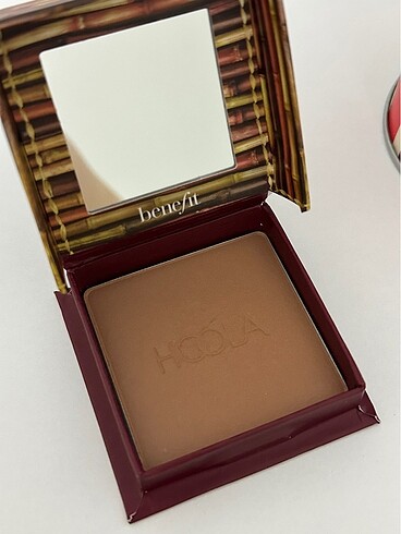  Beden benefit hoola bronzer