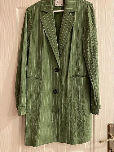 Çizgili yeşil ceket