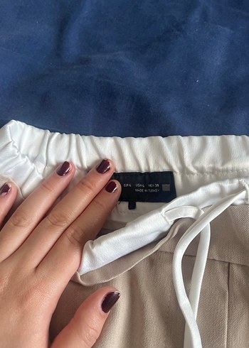 l Beden ten rengi Renk Zara bej beyaz belli pantolon