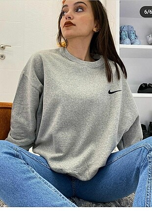 Nike sweatshirt