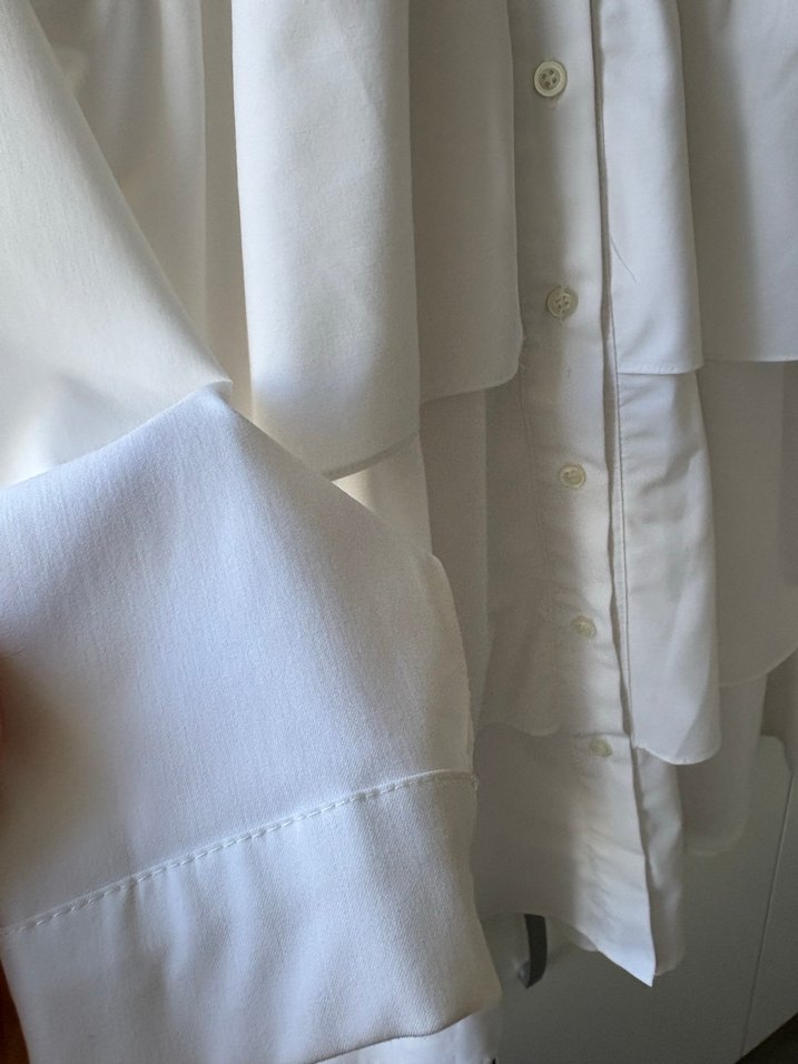 Kadriye Baştürk Fırfırlı Beyaz Uzun Kollu Gömlek - Görsel 5