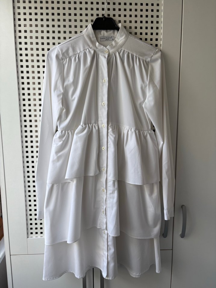 Kadriye Baştürk Fırfırlı Beyaz Uzun Kollu Gömlek - Görsel 2