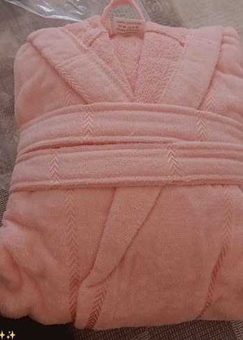 Kapüşonlu Pembe Bornoz - Görsel 3