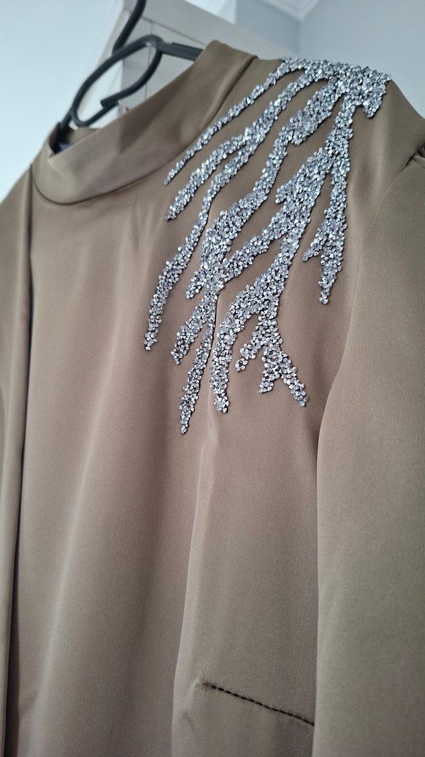 Bej Drapeli Saten Uzun Kadın Elbisesi Tesettür - Görsel 2