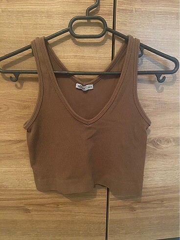 kahve v yaka crop