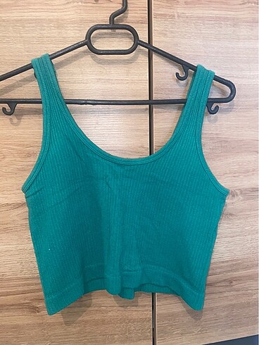 m Beden urban outfitters yeşil crop