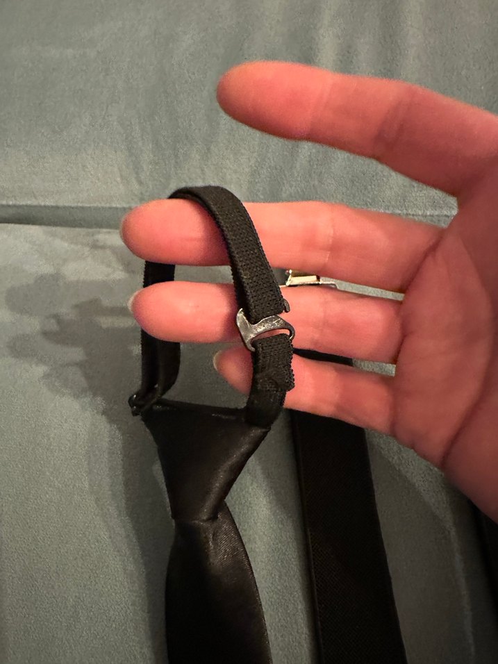 Beyaz ve Siyah Klasik Erkek Askıları ve Kravatlar - Görsel 2