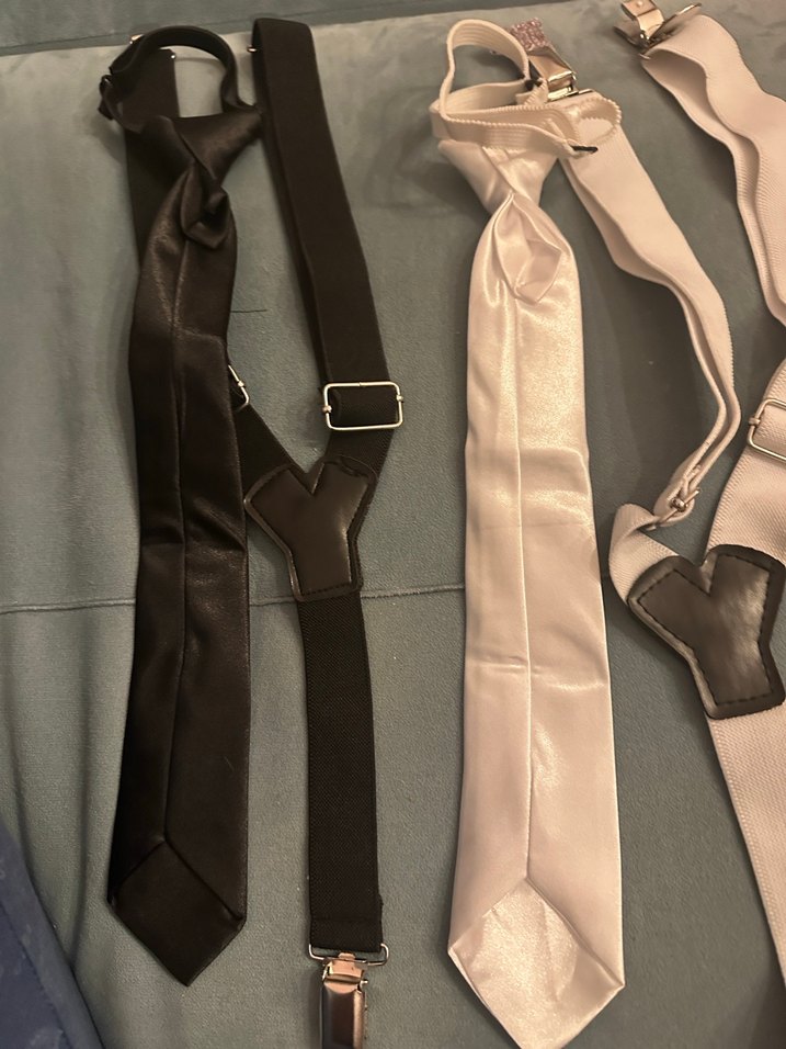 Beyaz ve Siyah Klasik Erkek Askıları ve Kravatlar - Görsel 5