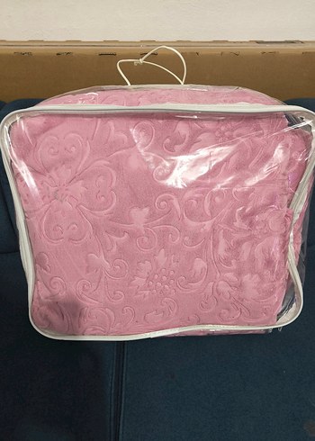 Nakışlı Pembe Battaniye