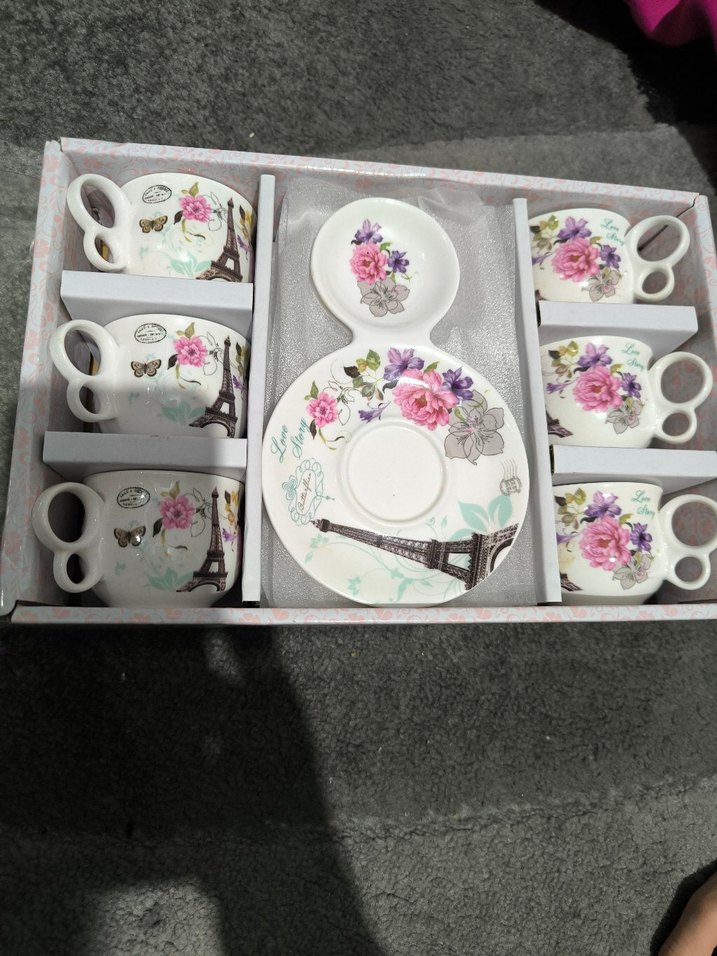 Çiçek Desenli 12 Parça Beyaz Kahve Fincanı Takımı - Görsel 2