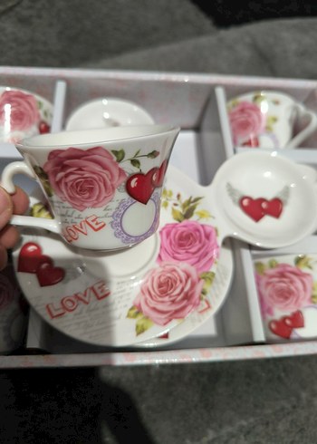 Gül Desenli 6'lı Beyaz Fincan ve Tabak Seti - Görsel 6