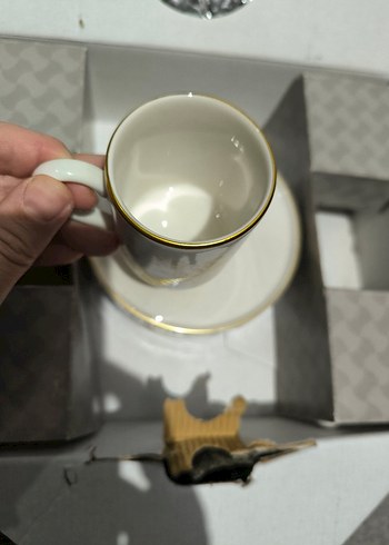 Beyaz Altın Detaylı Porselen Fincan Takımı - Görsel 2