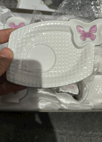 Kelebek Desenli Beyaz Porselen Fincan Takımı - Görsel 4