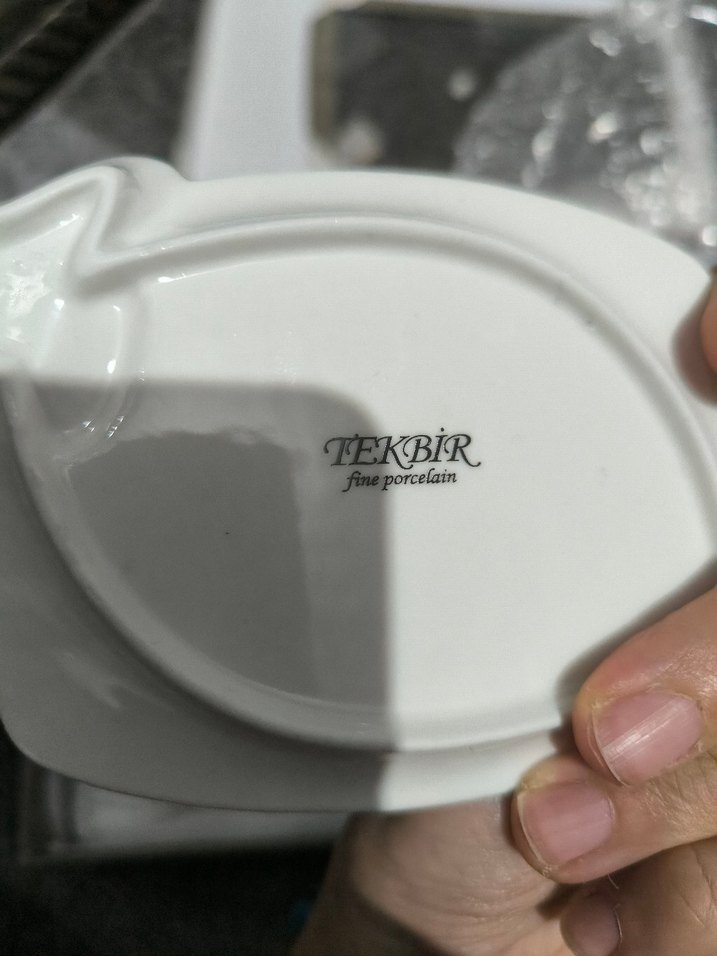 Kelebek Desenli Beyaz Porselen Fincan Takımı - Görsel 5