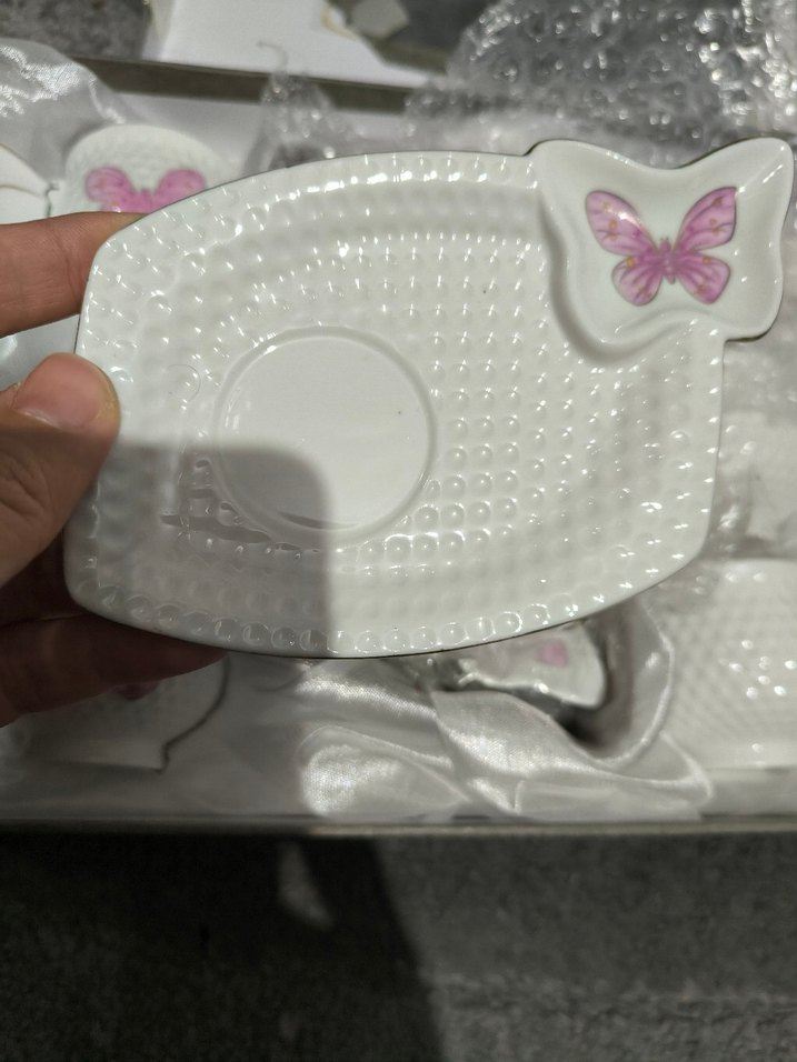 Kelebek Desenli Beyaz Porselen Fincan Takımı - Görsel 4