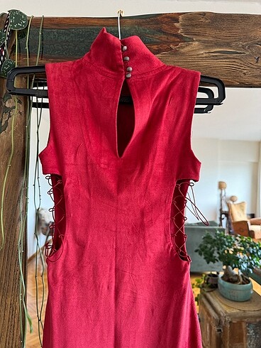 Zara Güderi Kırmızı Kolsuz Elbise