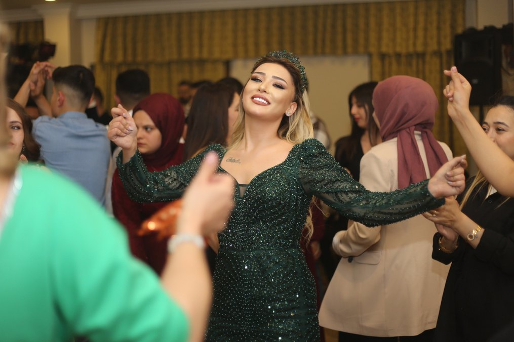 Pul İşlemeli Uzun Kollu Şık Abiye Elbise - Görsel 2