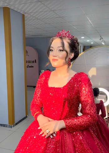 Payet İşlemeli Kırmızı V Yaka Uzun Abiye - Görsel 2