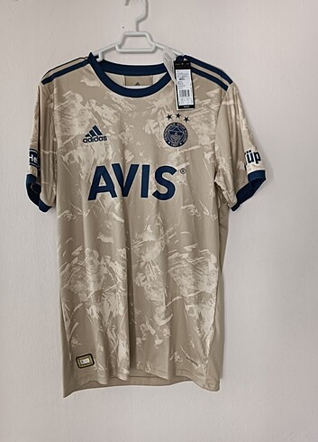 Etiketi üzerinde adidas Forma