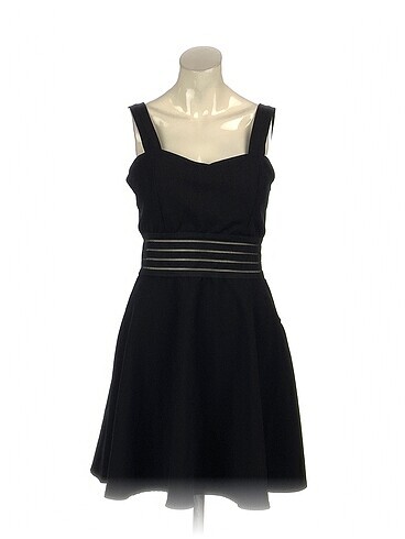 PreLoved Kısa Elbise %70 İndirimli.