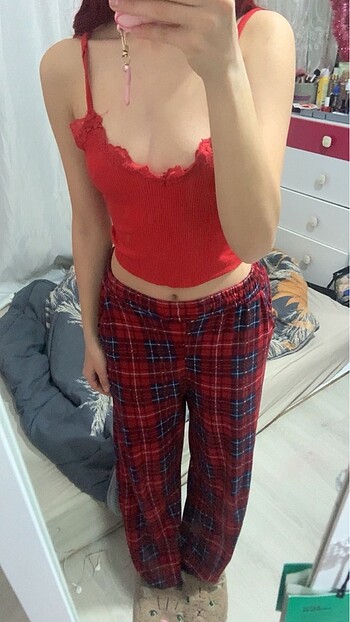 Vintage Love kırmızı dantelli crop