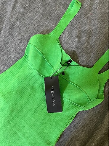 34 Beden Trendyolmilla yeşil elbise xs