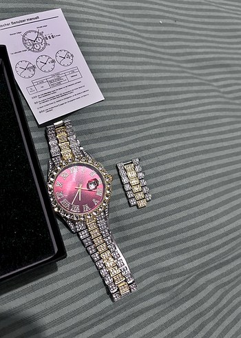 Taşlı Kırmızı Kadran Lüks Görünümlü Kadın Kol Saati - Görsel 3