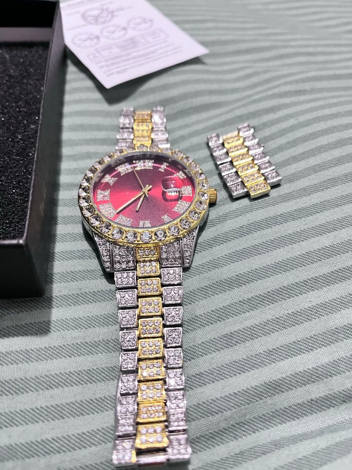 Taşlı Kırmızı Kadran Lüks Görünümlü Kadın Kol Saati - Görsel 4
