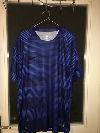 Nike T-shirt