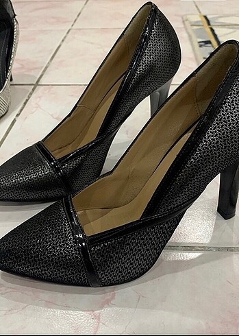 Novita marka siyah 37 numara stiletto Ayakkabı sıfır ürün