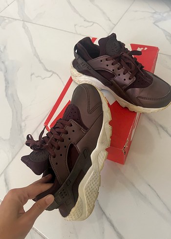 Nike Huarache Bordo Bağcıklı Kadın Spor Ayakkabı - Görsel 3