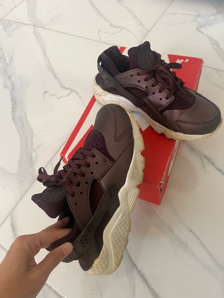 Nike Huarache Bordo Bağcıklı Kadın Spor Ayakkabı - Görsel 3