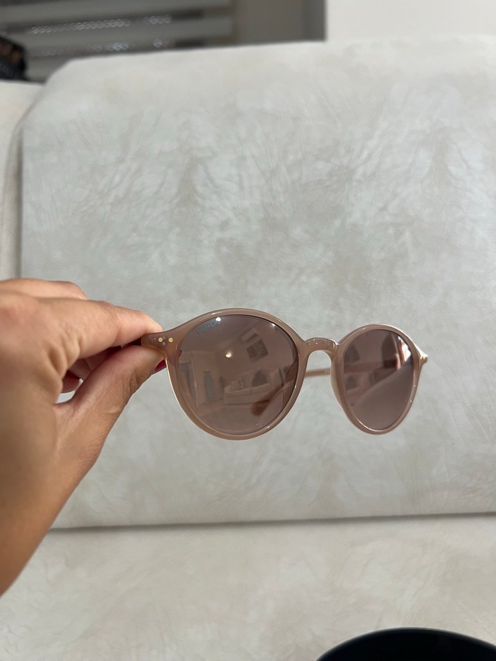 Unofficial- Bej Transparan Kadın Güneş Gözlüğü - Görsel 4