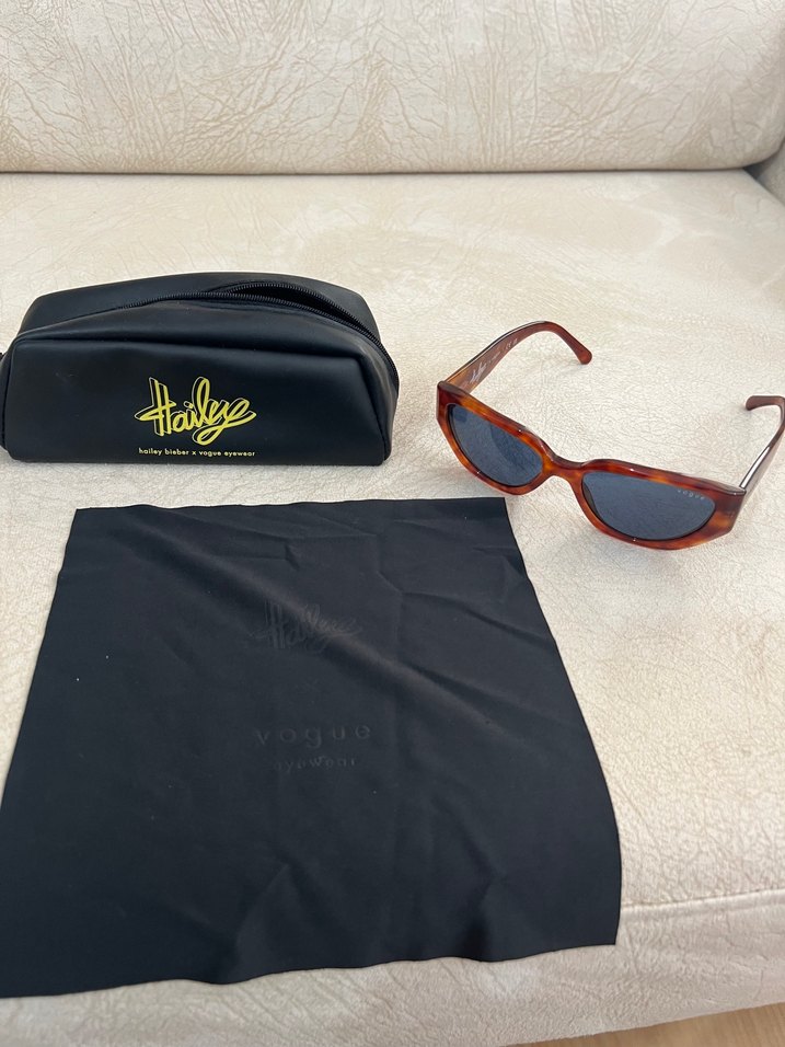 Vogue Hailey Serisi - Kemik Kahve Minimalist Kadın Güneş Gözlüğü - Görsel 4