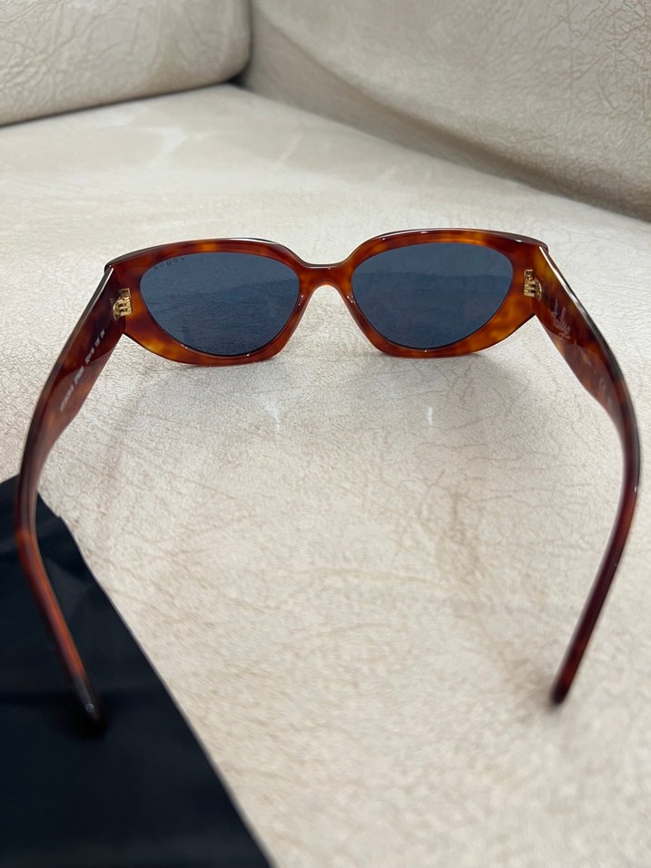 Vogue Hailey Serisi - Kemik Kahve Minimalist Kadın Güneş Gözlüğü - Görsel 3