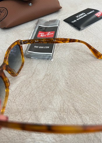 Ray Ban - Şeffaf Bej Kedi Gözü Kadın Güneş Gözlüğü - Görsel 4